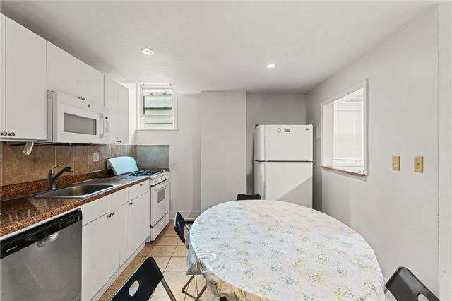 324 Greenfield Ave, Greenfield, PA 15207