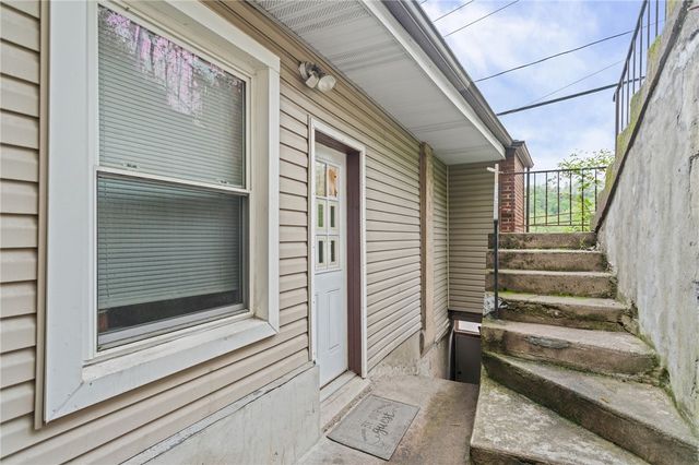 324 Greenfield Ave, Greenfield, PA 15207