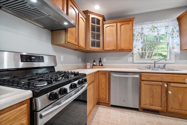 23 Breckenwood Court, Bloomington, IL 61704