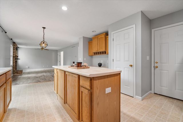 23 Breckenwood Court, Bloomington, IL 61704