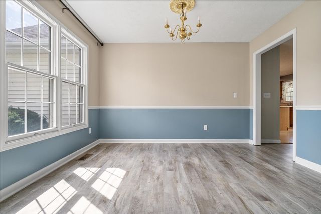 23 Breckenwood Court, Bloomington, IL 61704