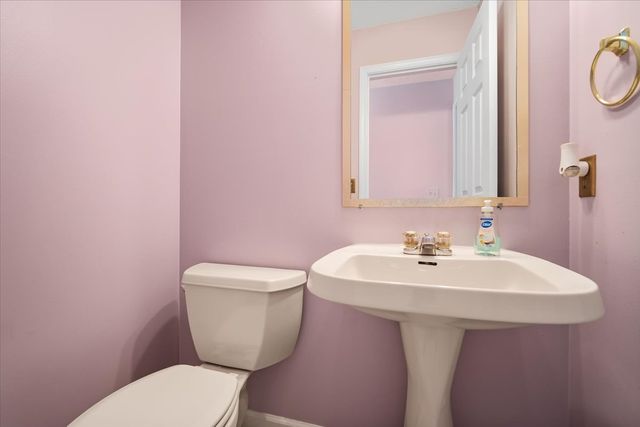 23 Breckenwood Court, Bloomington, IL 61704