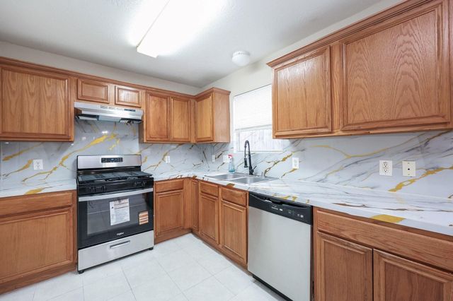 15734 Briargate Court, Houston, TX 77489