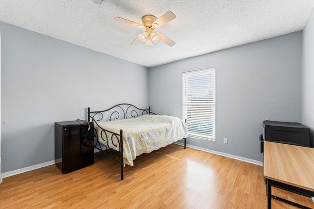 1516 Bay Area Boulevard B8, Houston, TX 77058