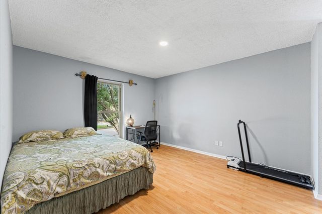 1516 Bay Area Boulevard B8, Houston, TX 77058