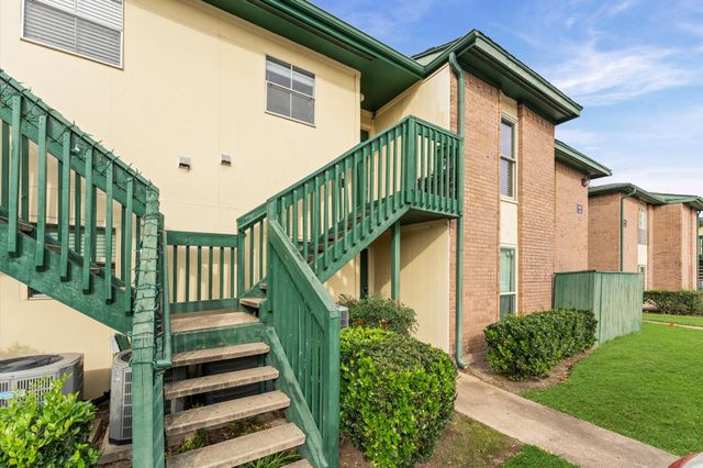 1516 Bay Area Boulevard B8, Houston, TX 77058