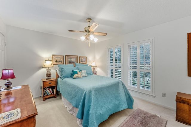 2004 E Lake Drive, Huntsville, TX 77340