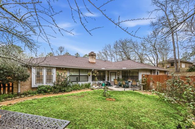 2004 E Lake Drive, Huntsville, TX 77340