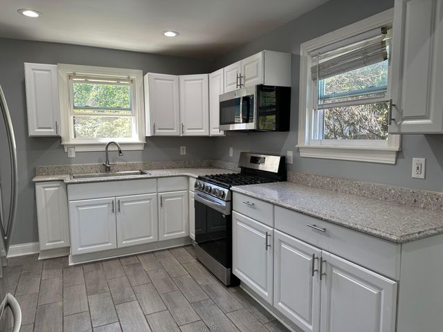 291 N WHEATLAND Avenue, Columbus, OH 43204