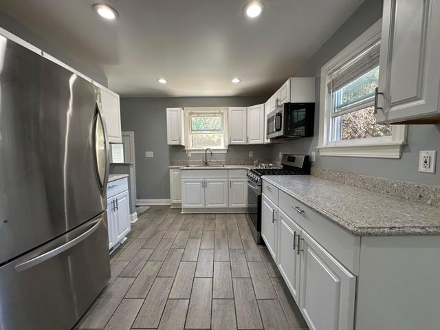 291 N WHEATLAND Avenue, Columbus, OH 43204