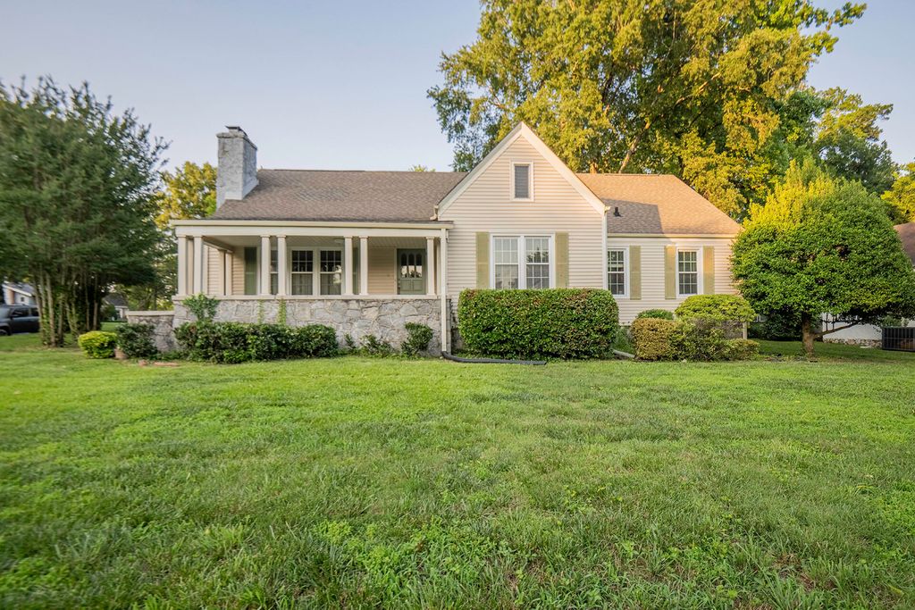 408 S Sweetbriar Avenue, Chattanooga, TN 37411