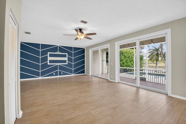 18196 Clear Brook Circle Circle, Boca Raton, FL 33498