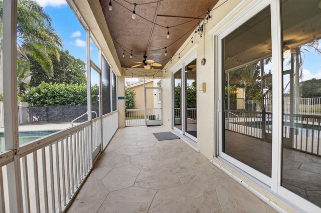 18196 Clear Brook Circle Circle, Boca Raton, FL 33498