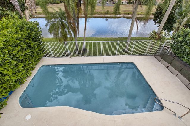 18196 Clear Brook Circle Circle, Boca Raton, FL 33498