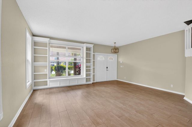 18196 Clear Brook Circle Circle, Boca Raton, FL 33498