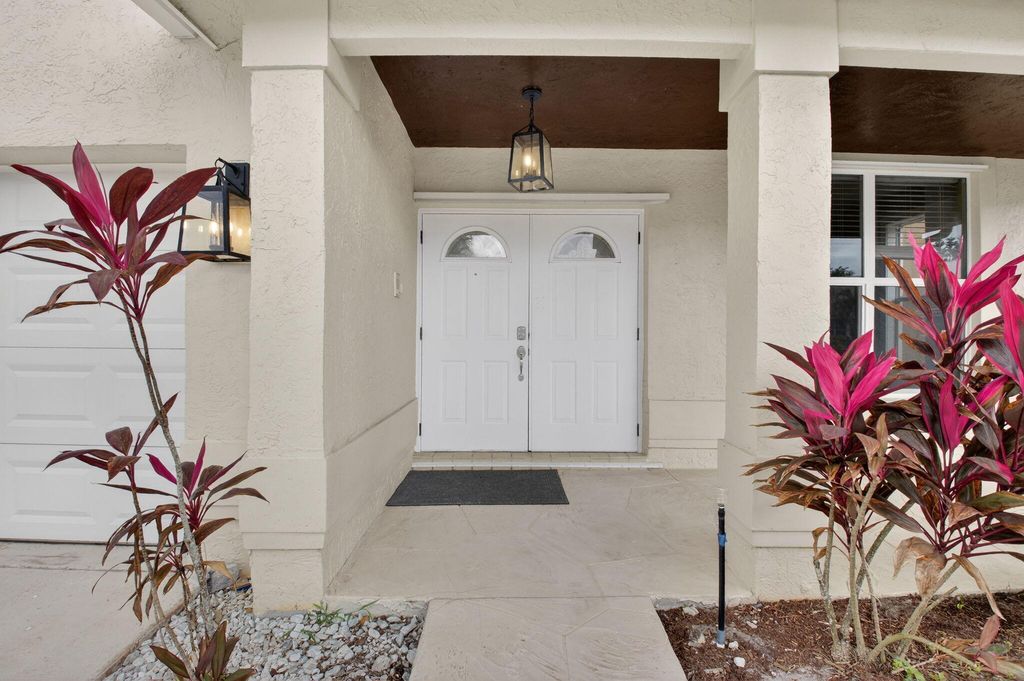 18196 Clear Brook Circle Circle, Boca Raton, FL 33498