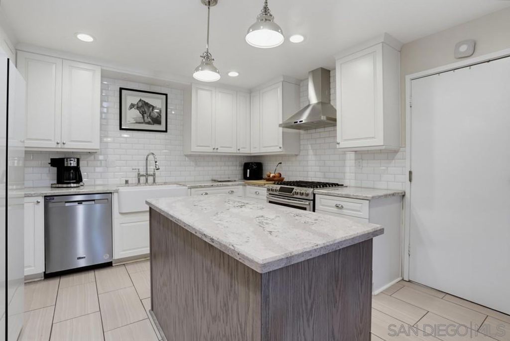 Image 13 of property listing at 14319 Old Community Rd., Poway, CA 92064