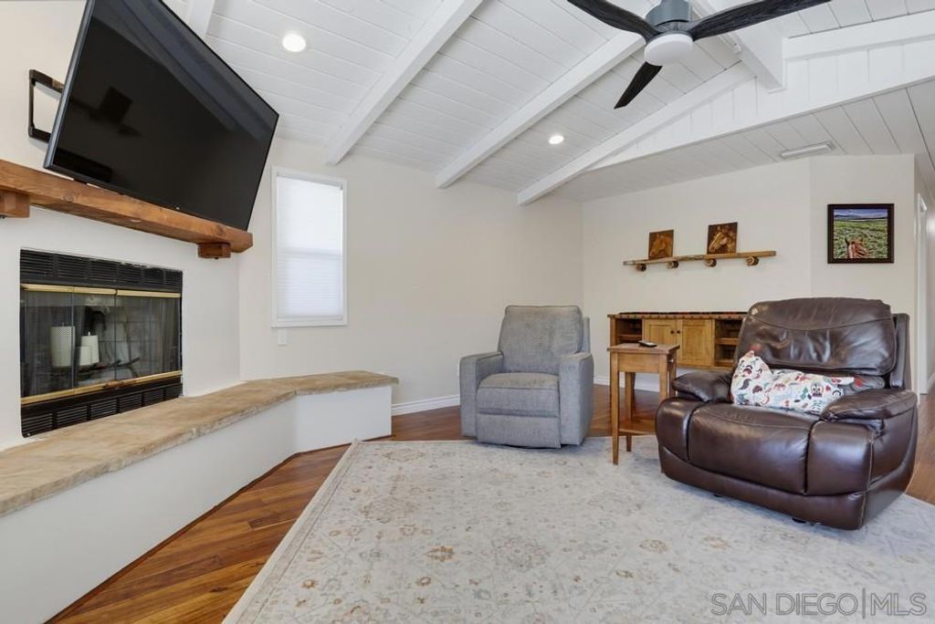Image 6 of property listing at 14319 Old Community Rd., Poway, CA 92064