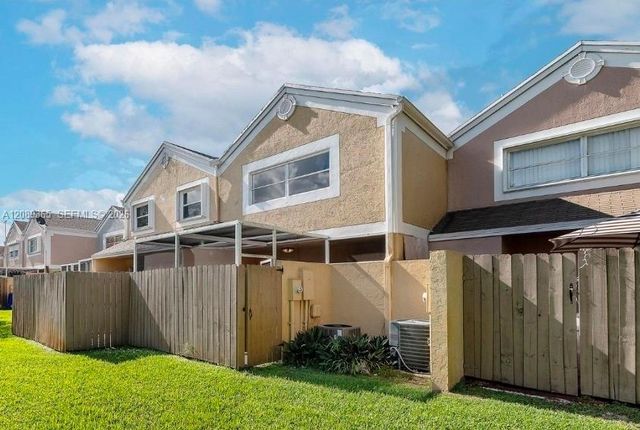 1393 NW 124th Avenue 1393, Pembroke Pines, FL 33026