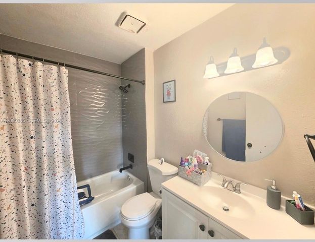 1393 NW 124th Avenue 1393, Pembroke Pines, FL 33026