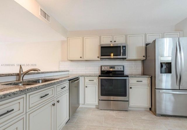 1393 NW 124th Avenue 1393, Pembroke Pines, FL 33026