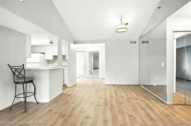 863 Brandon Avenue, Pontiac, MI 48340