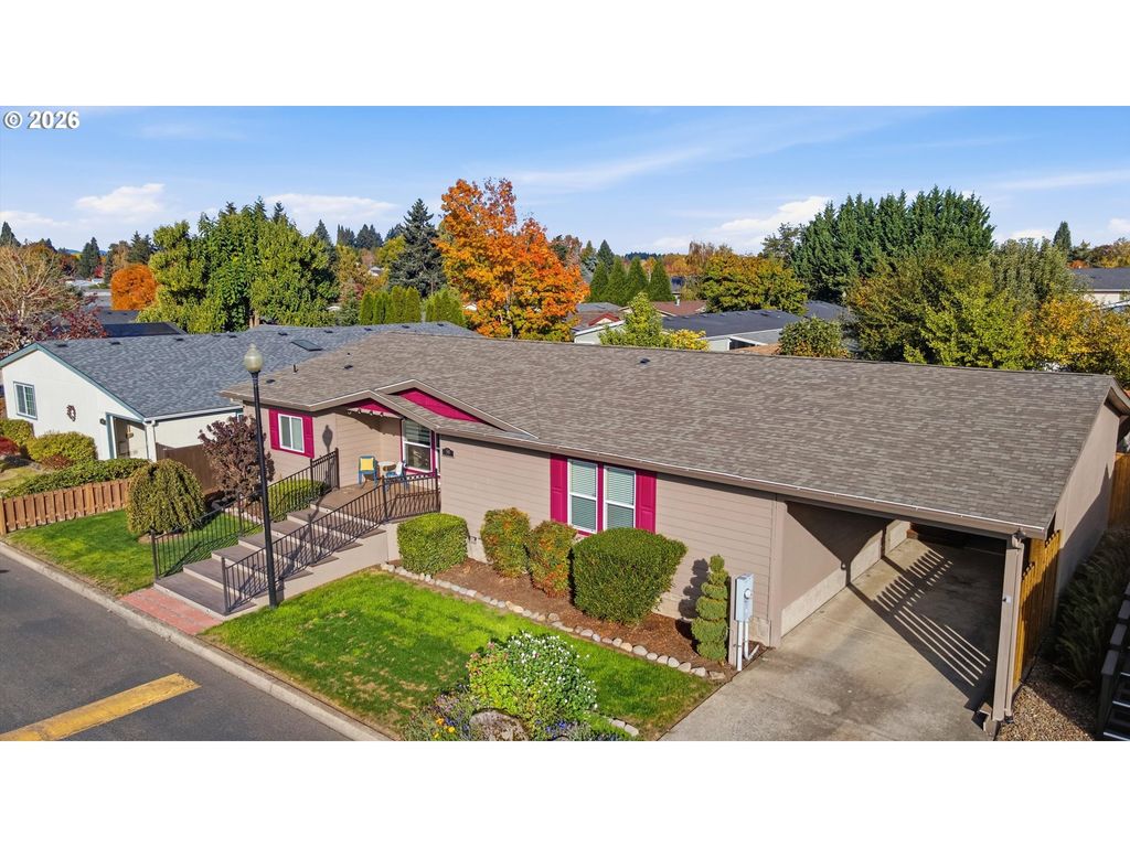 Image 1 of property listing at 1282 E 3RD St 59, Lafayette, OR 97127