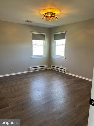 10 POPLAR AVE, Hammonton, NJ 08037