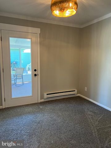 10 POPLAR AVE, Hammonton, NJ 08037