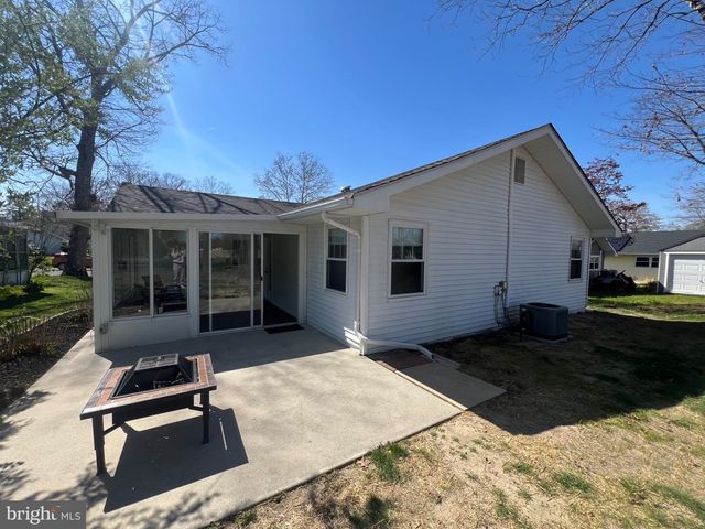 10 POPLAR AVE, Hammonton, NJ 08037