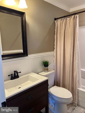 10 POPLAR AVE, Hammonton, NJ 08037