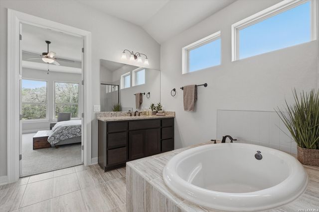 400 SEIBEL WAY, Universal City, TX 78148