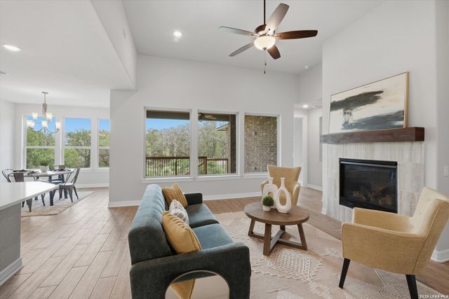 400 SEIBEL WAY, Universal City, TX 78148