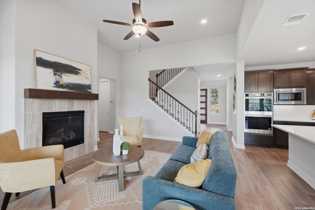 400 SEIBEL WAY, Universal City, TX 78148