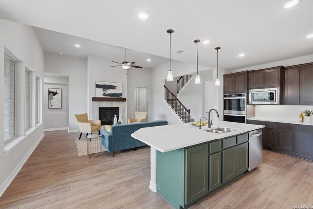 400 SEIBEL WAY, Universal City, TX 78148