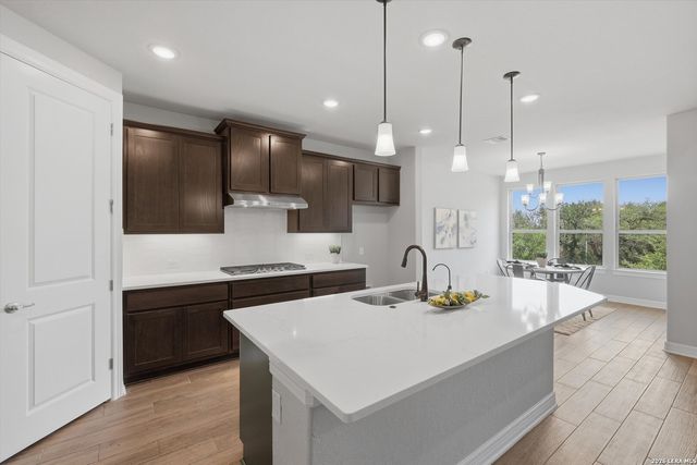 400 SEIBEL WAY, Universal City, TX 78148