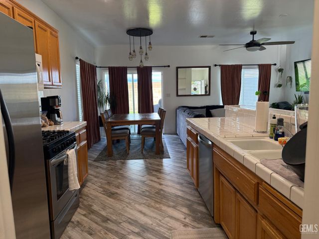 9318 Sentido Drive, Bakersfield, CA 93306