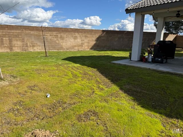 9318 Sentido Drive, Bakersfield, CA 93306