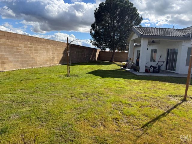 9318 Sentido Drive, Bakersfield, CA 93306