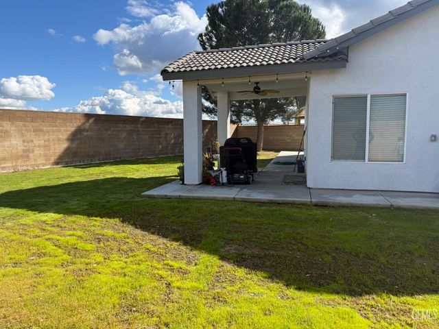 9318 Sentido Drive, Bakersfield, CA 93306