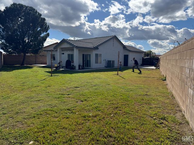 9318 Sentido Drive, Bakersfield, CA 93306