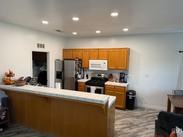 9318 Sentido Drive, Bakersfield, CA 93306