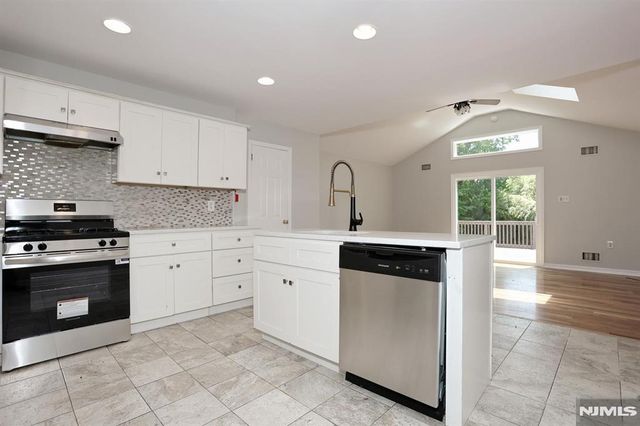 48 Momar Drive, Bergenfield, NJ 07621
