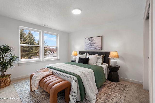 13391 N LOVELAND WAY, Hayden, ID 83835