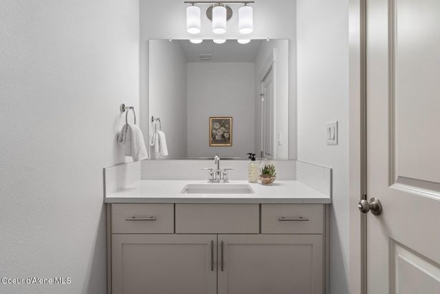 13391 N LOVELAND WAY, Hayden, ID 83835