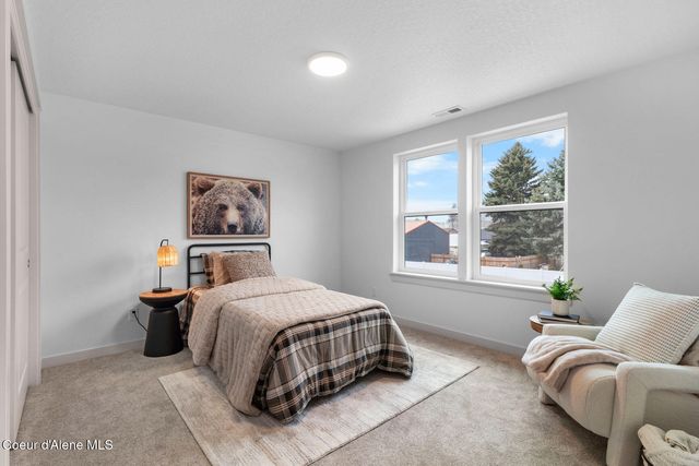 13391 N LOVELAND WAY, Hayden, ID 83835