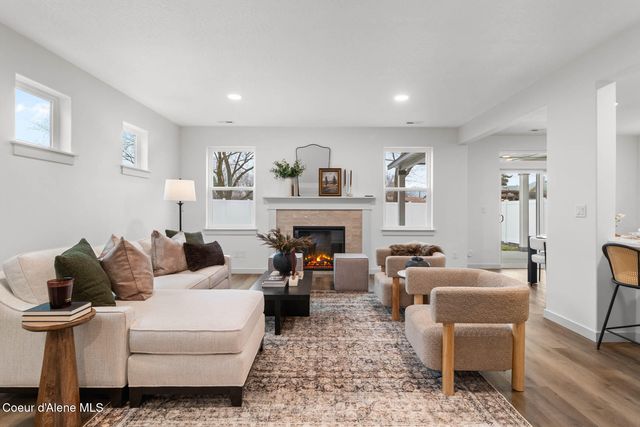 13391 N LOVELAND WAY, Hayden, ID 83835