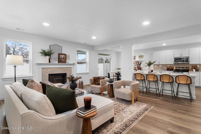 13391 N LOVELAND WAY, Hayden, ID 83835