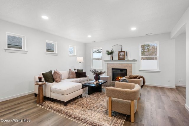 13391 N LOVELAND WAY, Hayden, ID 83835