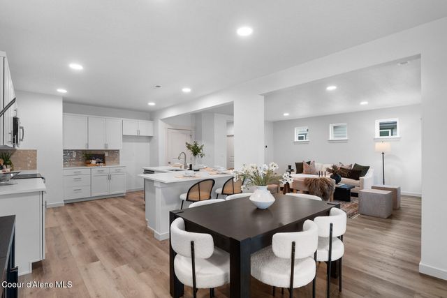 13391 N LOVELAND WAY, Hayden, ID 83835